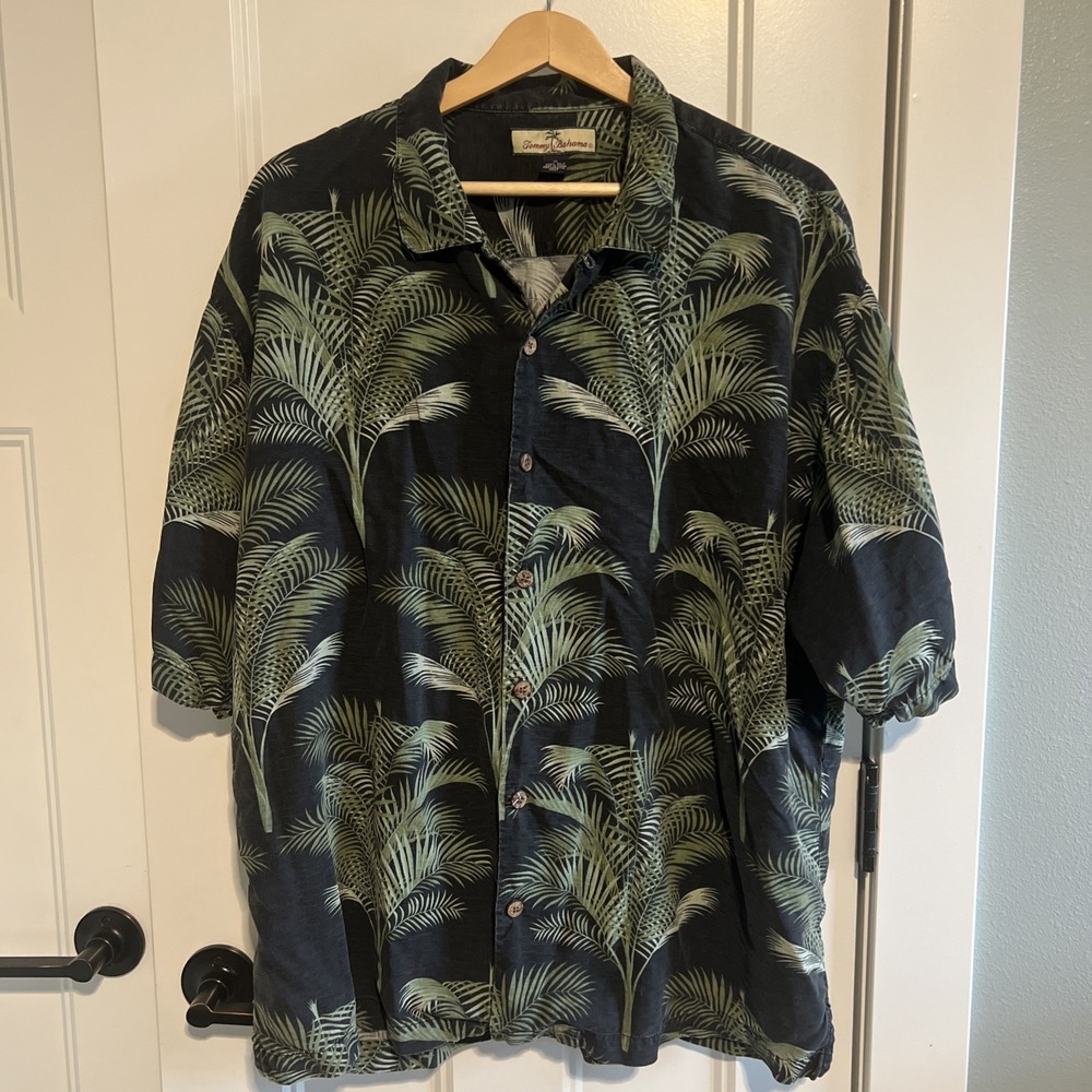 Tommy Bahama Shirt Men XL‎ Button-Up Hawaiian Palm Tree Beach Green 100% Silk